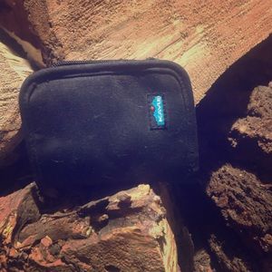 Kavu wallet with removable coin purse $25